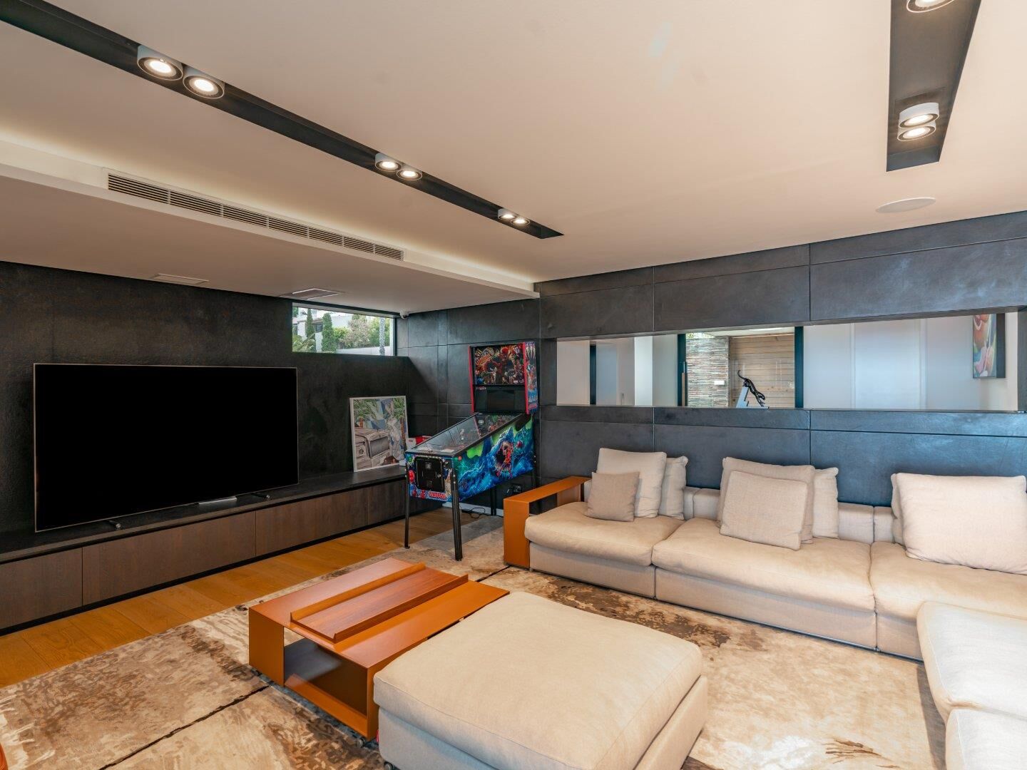 4 Bedroom House For Sale in Camps Bay — 6