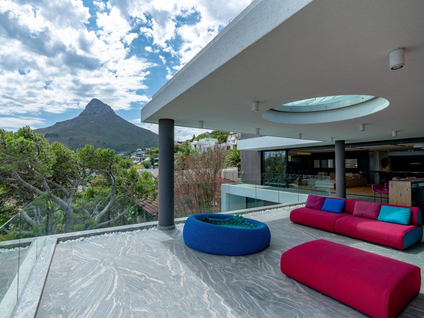 4 Bedroom House For Sale in Camps Bay — 9