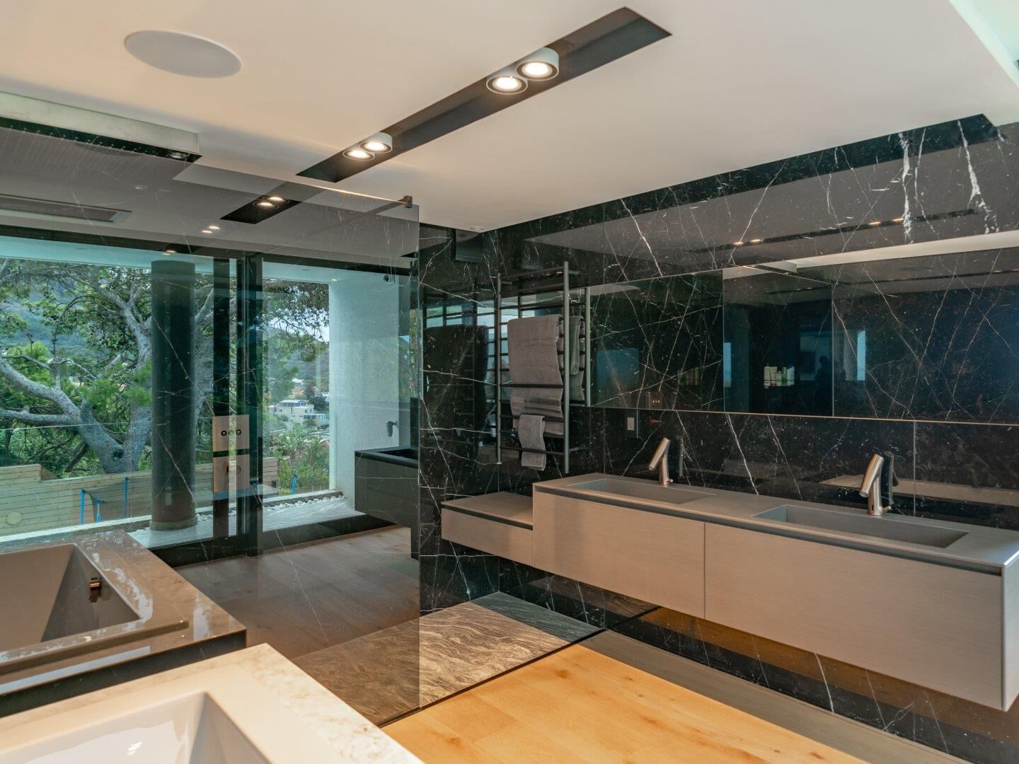 4 Bedroom House For Sale in Camps Bay — 12