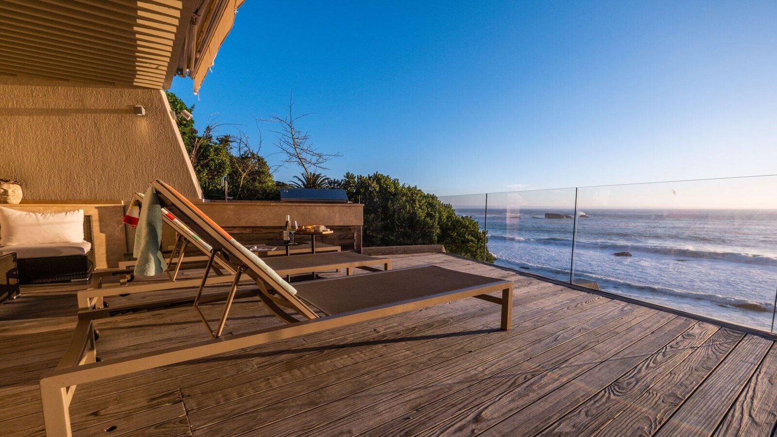 3 Bedroom Apartment To Let in Clifton — 5