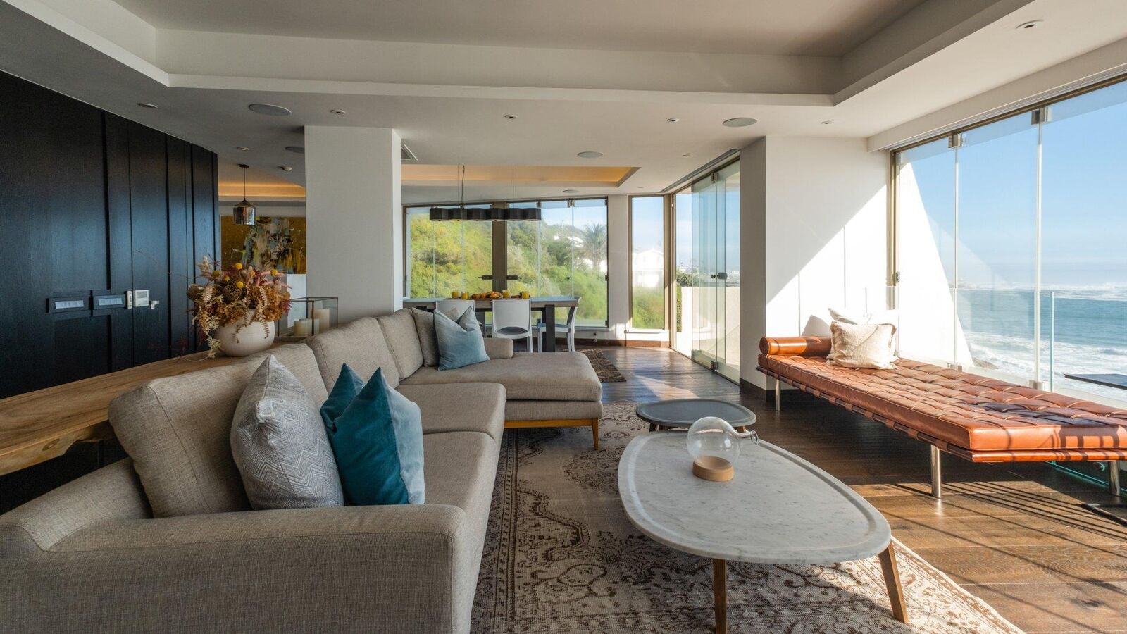 3 Bedroom Apartment To Let in Clifton — 7