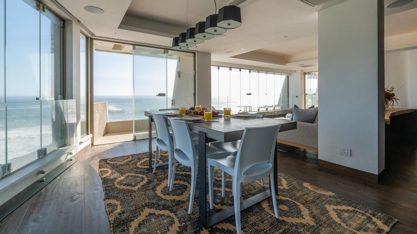 3 Bedroom Apartment To Let in Clifton — 12