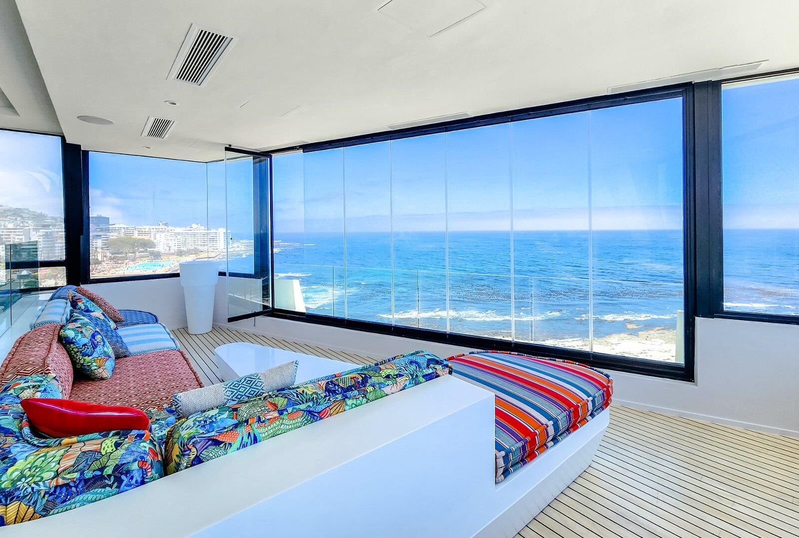 5 Bedroom Apartment For Sale in Sea Point — 6