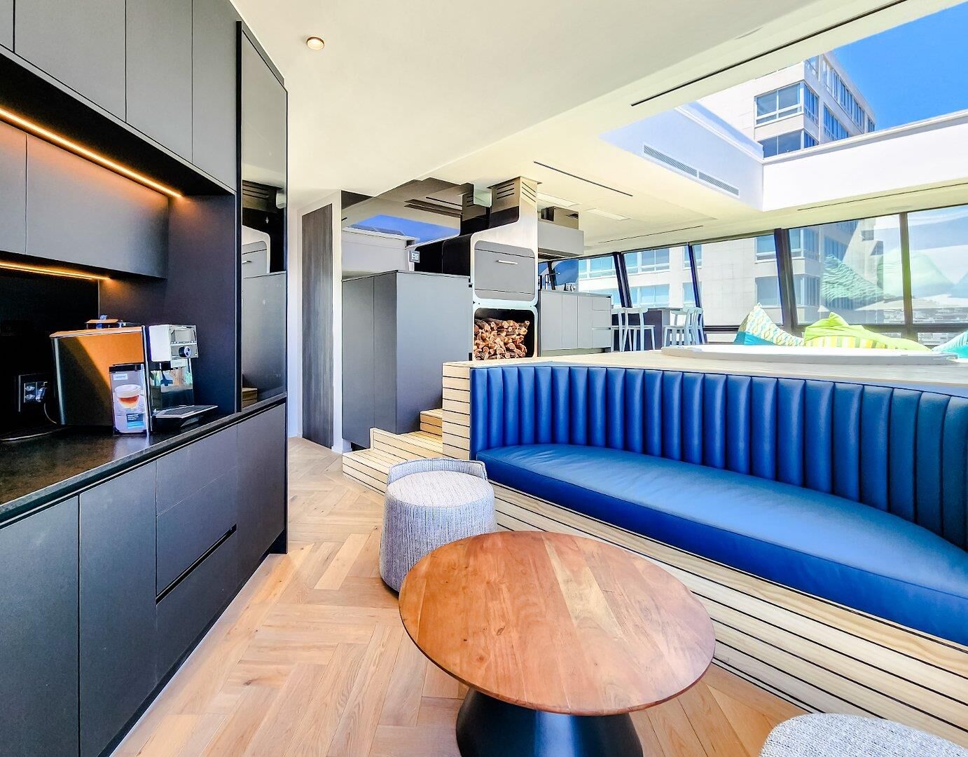 5 Bedroom Apartment For Sale in Sea Point — 11