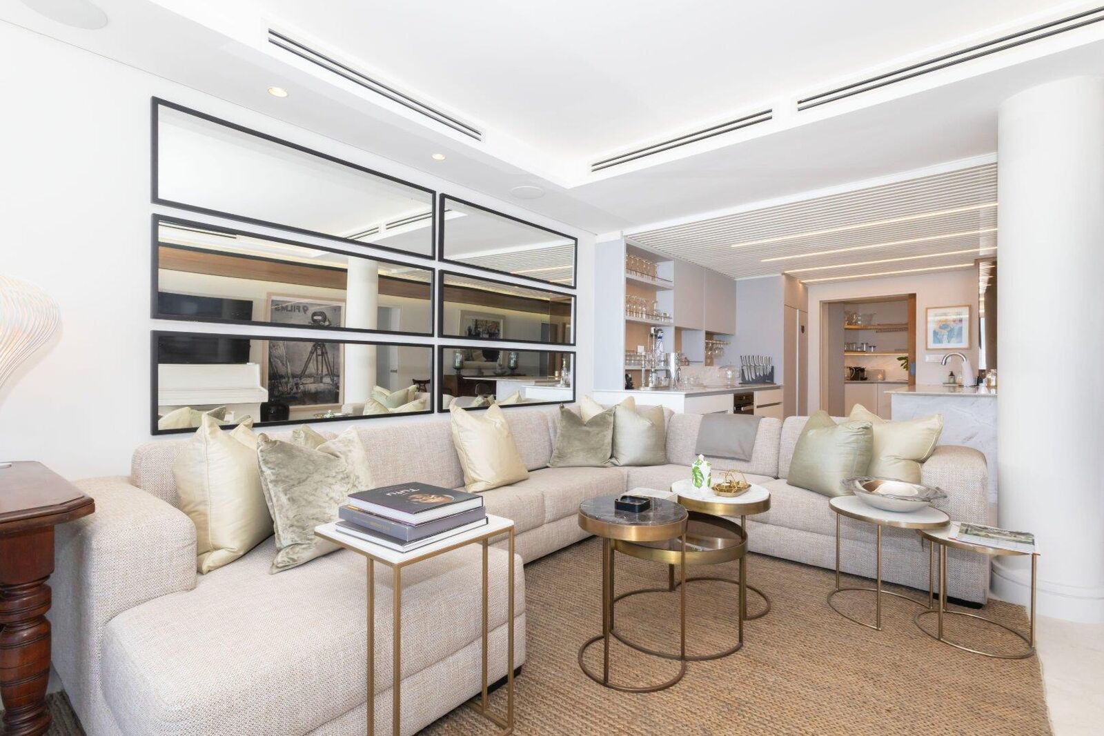 3 Bedroom Apartment To Let in Clifton — 11