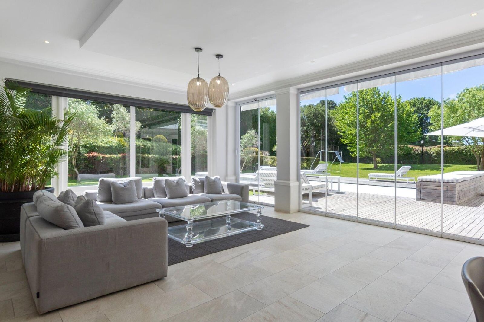 8 Bedroom House For Sale in Constantia — 3