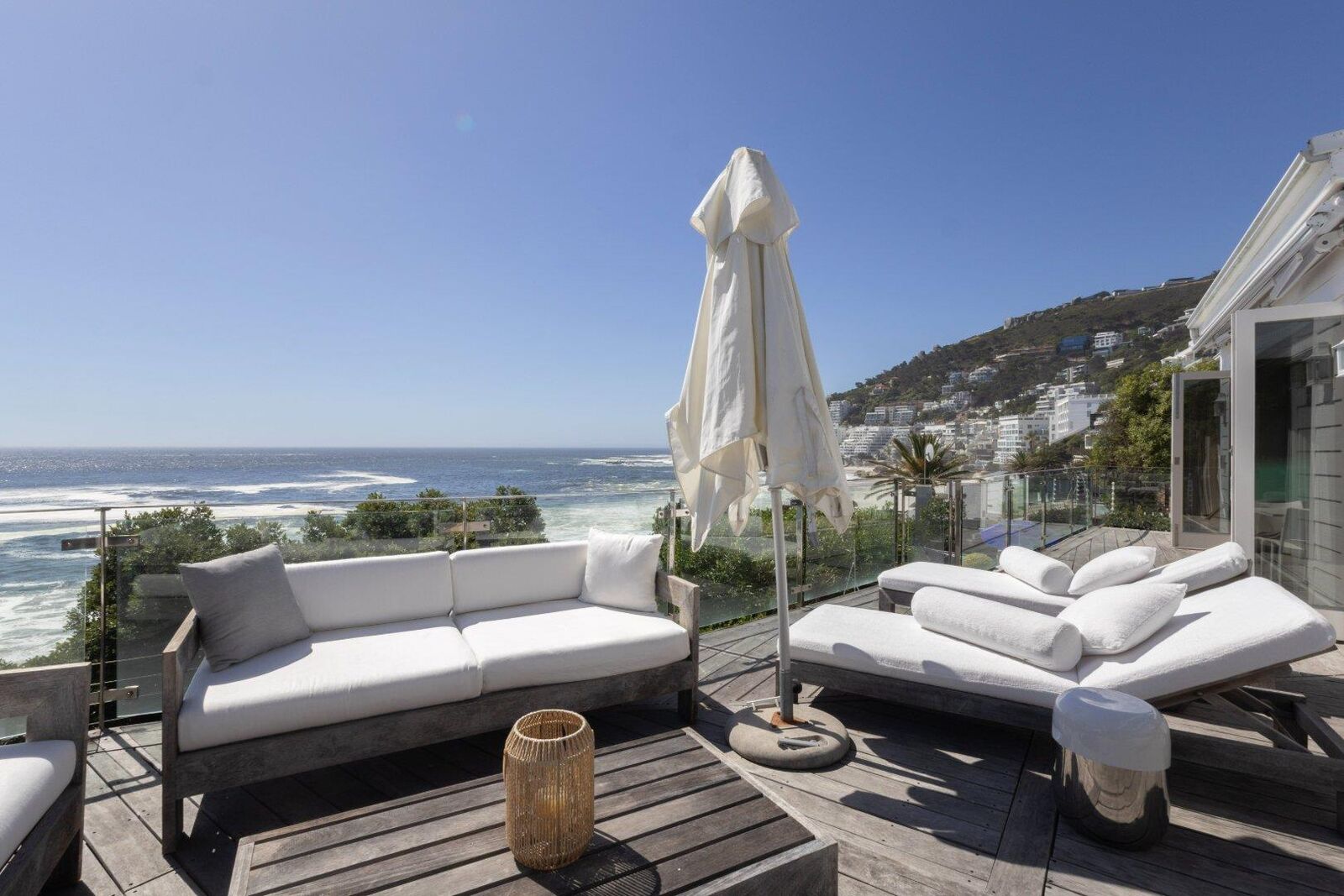 4 Bedroom House To Let in Clifton — 8