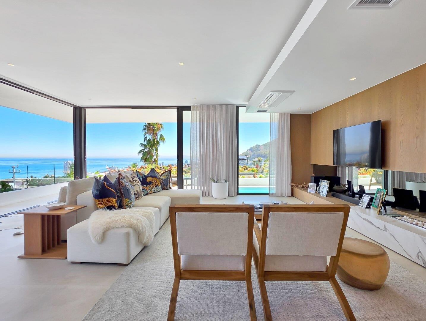 4 Bedroom House For Sale in Fresnaye — 10
