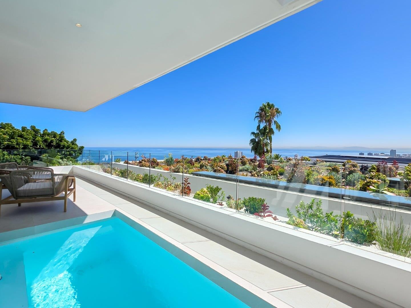 4 Bedroom House For Sale in Fresnaye — 11