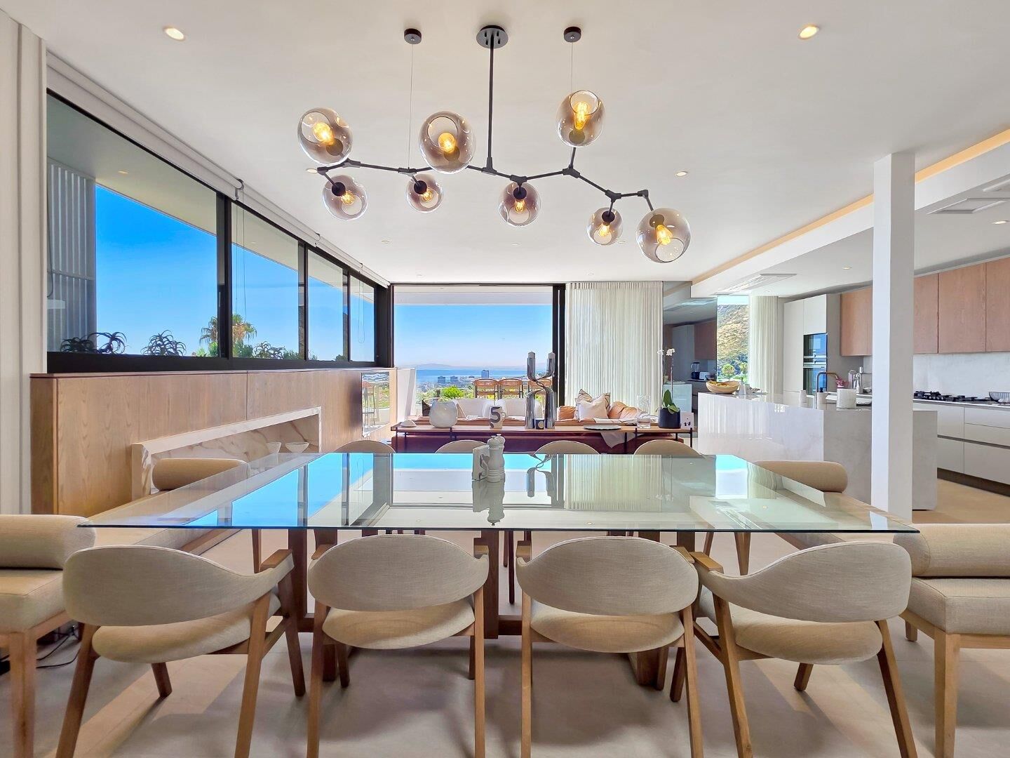 4 Bedroom House For Sale in Fresnaye — 4