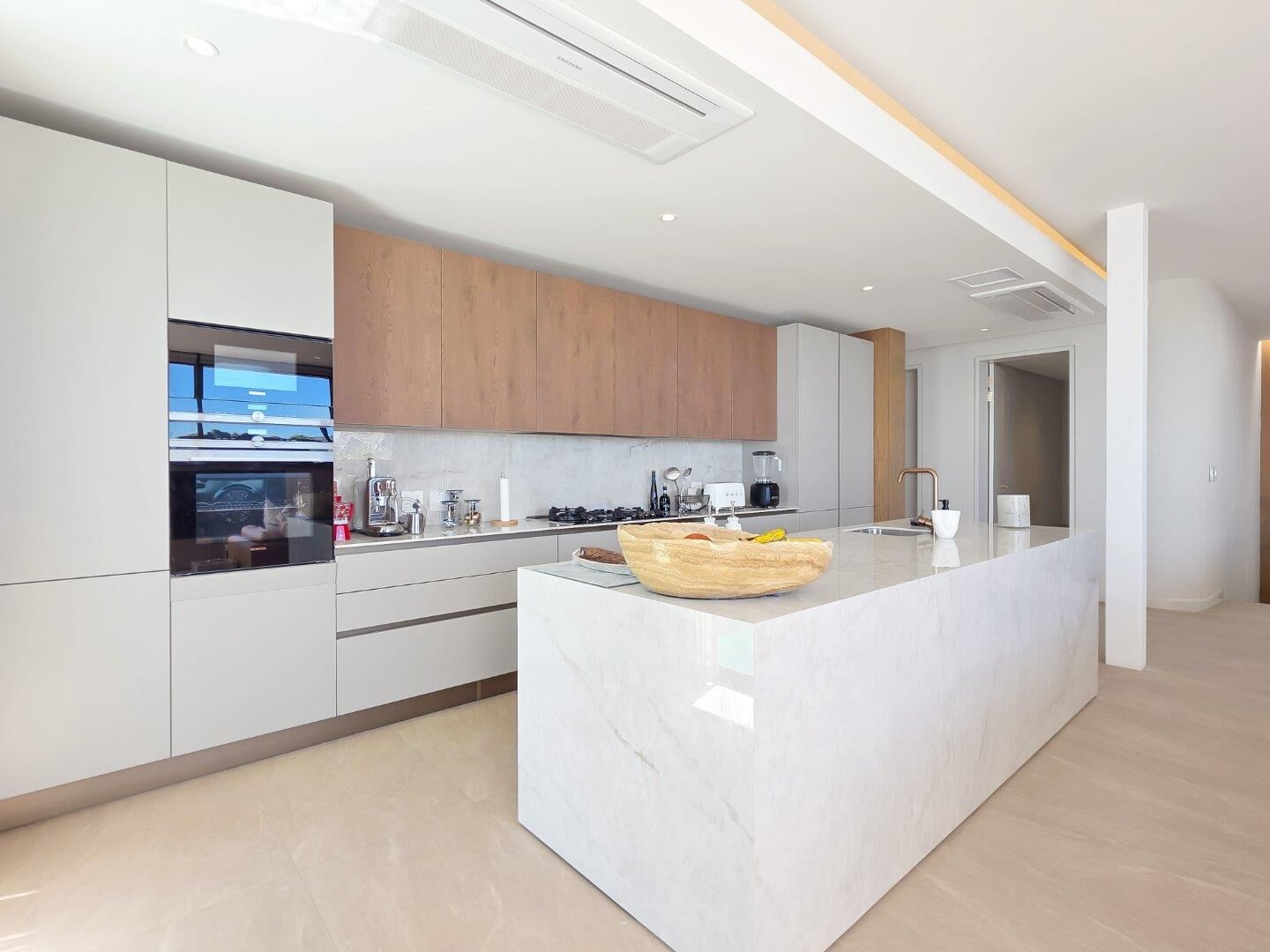 4 Bedroom House For Sale in Fresnaye — 12