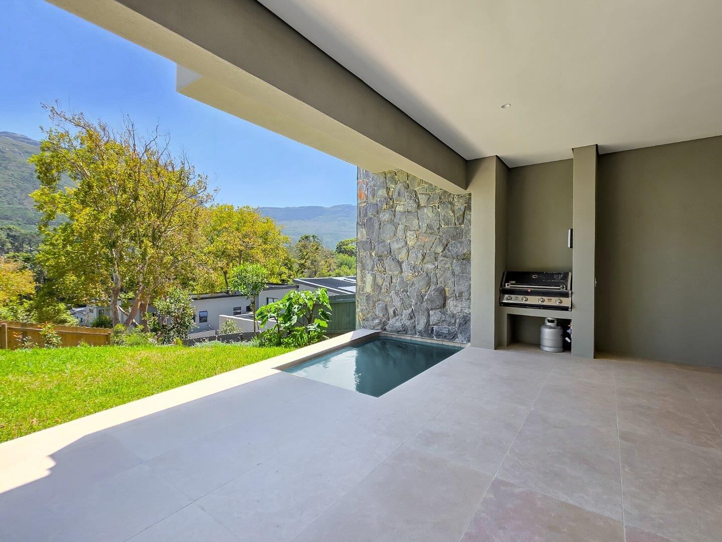 3 Bedroom Townhouse To Let in Overkloof — 6