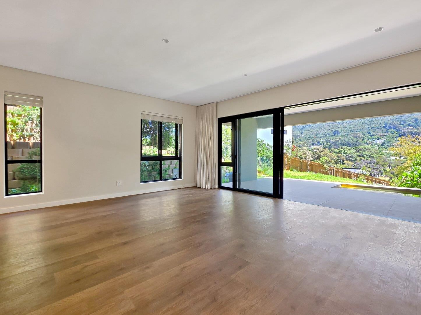 3 Bedroom Townhouse To Let in Overkloof — 12