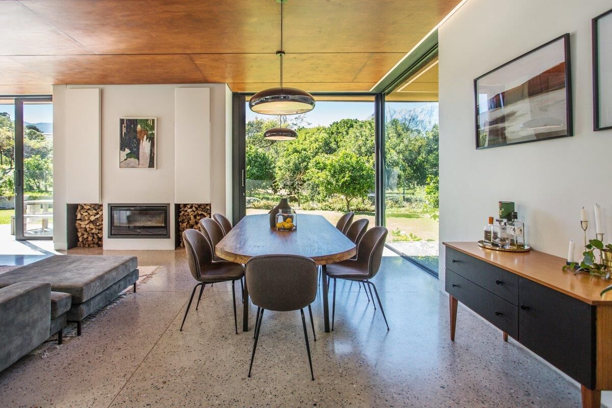 4 Bedroom House To Let in Hout Bay Central — 9