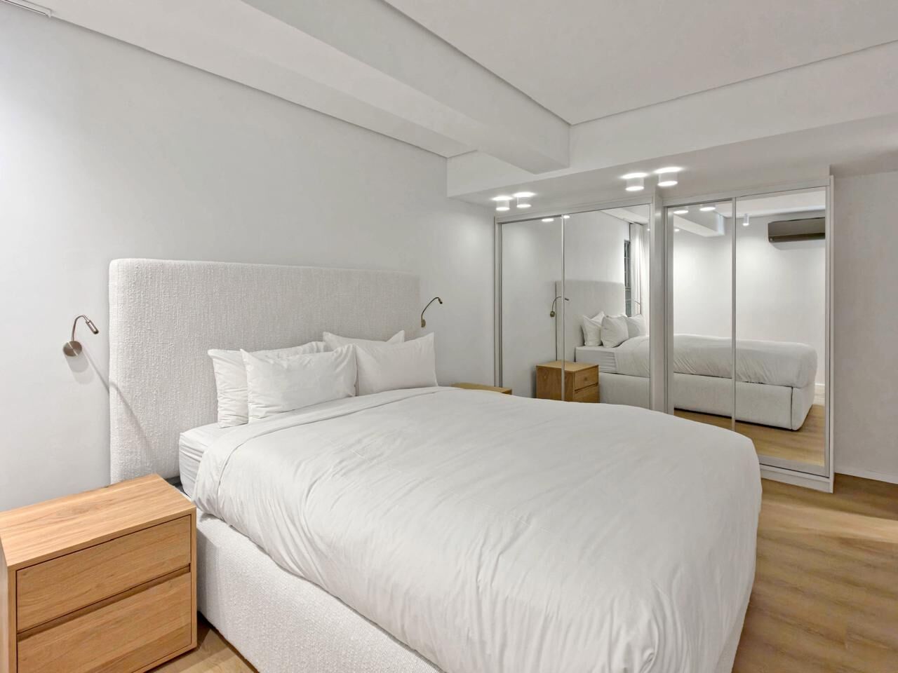 3 Bedroom Apartment To Let in Clifton — 4