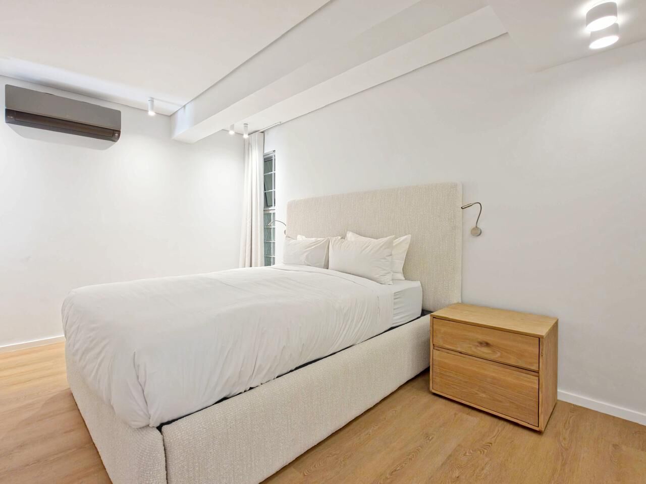 3 Bedroom Apartment To Let in Clifton — 5