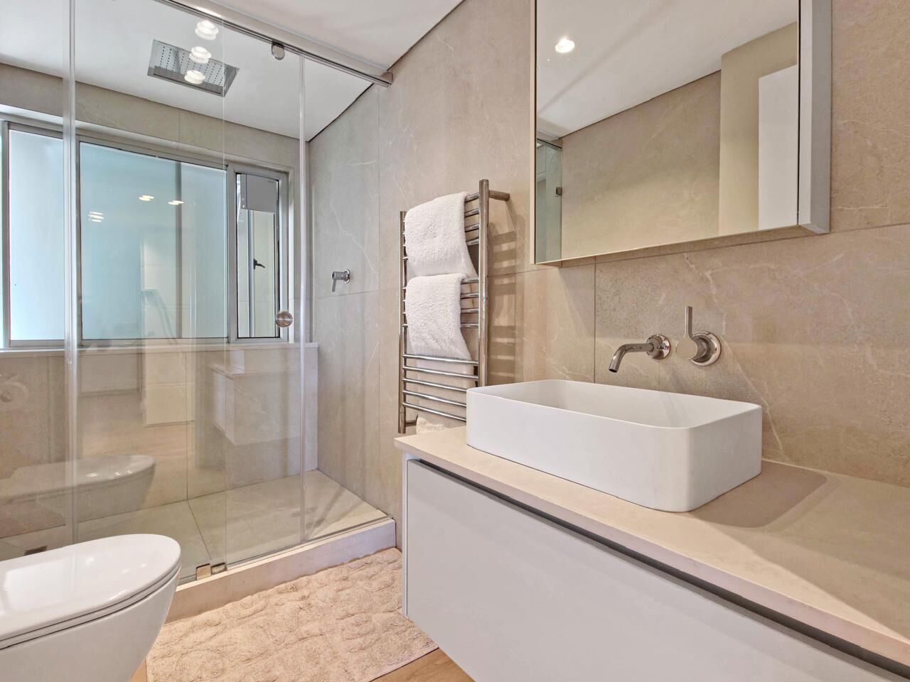 3 Bedroom Apartment To Let in Clifton — 9