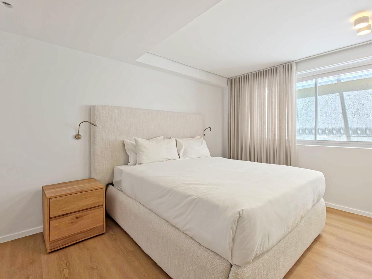 3 Bedroom Apartment To Let in Clifton — 11