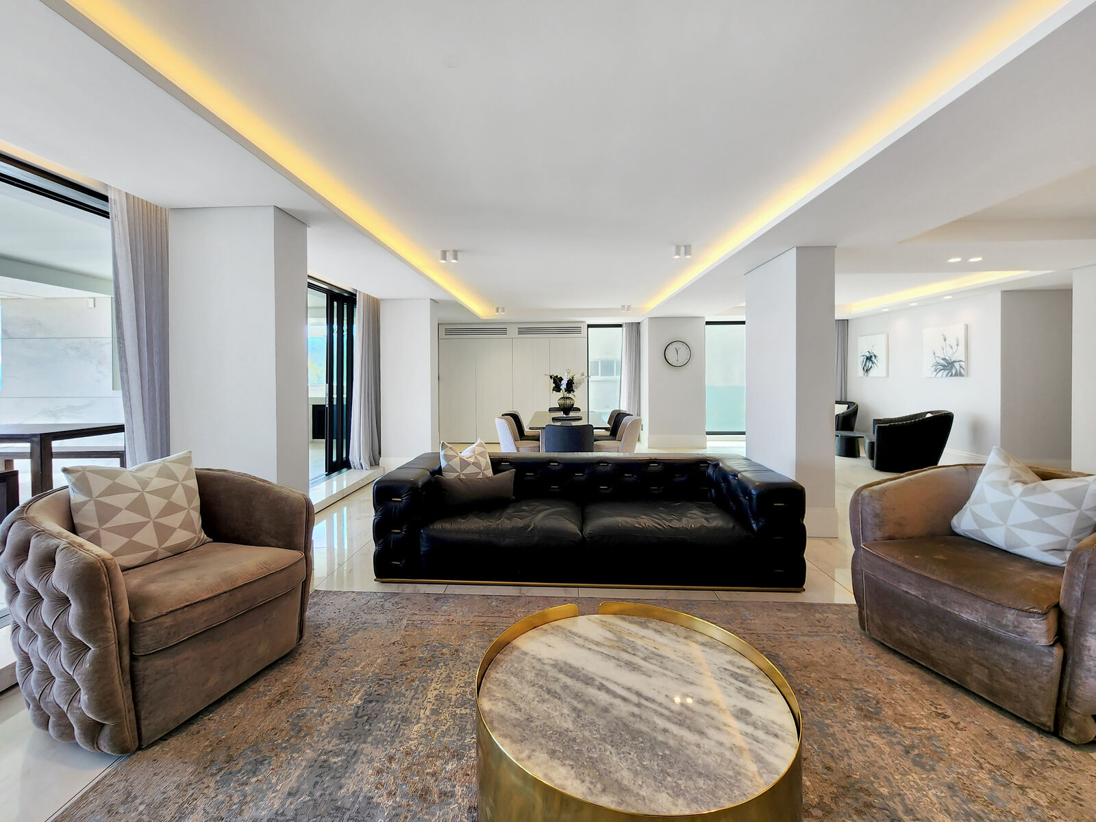 5 Bedroom Apartment For Sale in Bantry Bay — 5