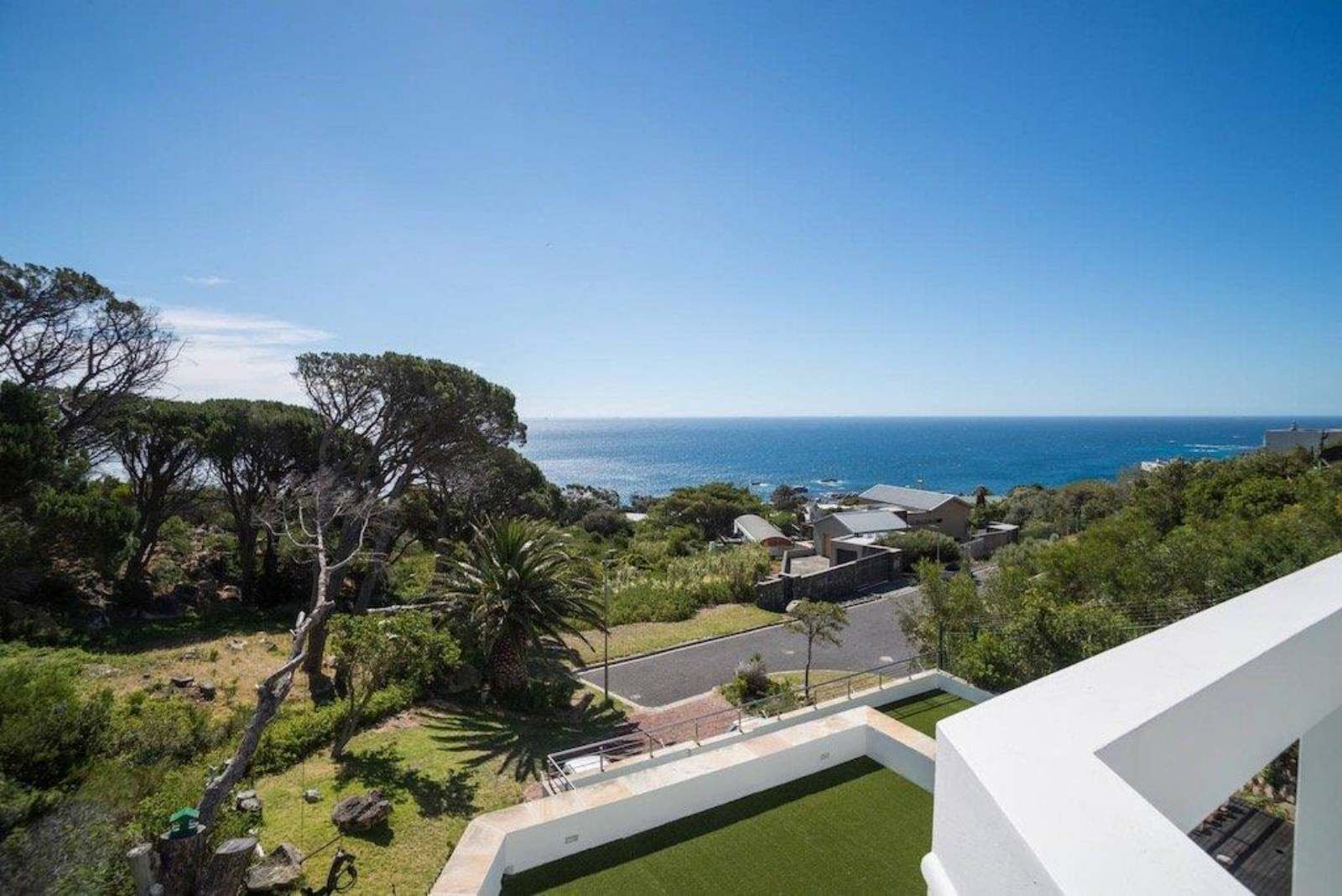 4 Bedroom House To Let in Camps Bay — 6