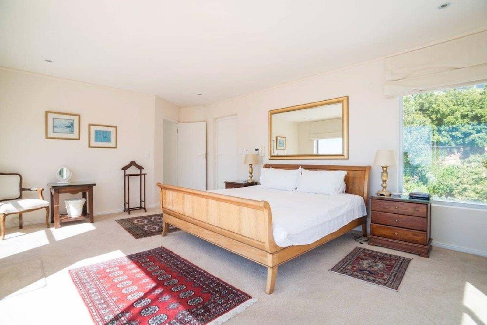 4 Bedroom House To Let in Camps Bay — 7