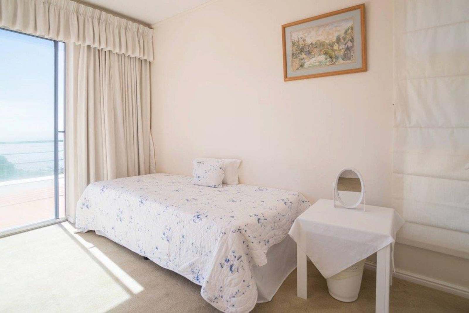 4 Bedroom House To Let in Camps Bay — 12