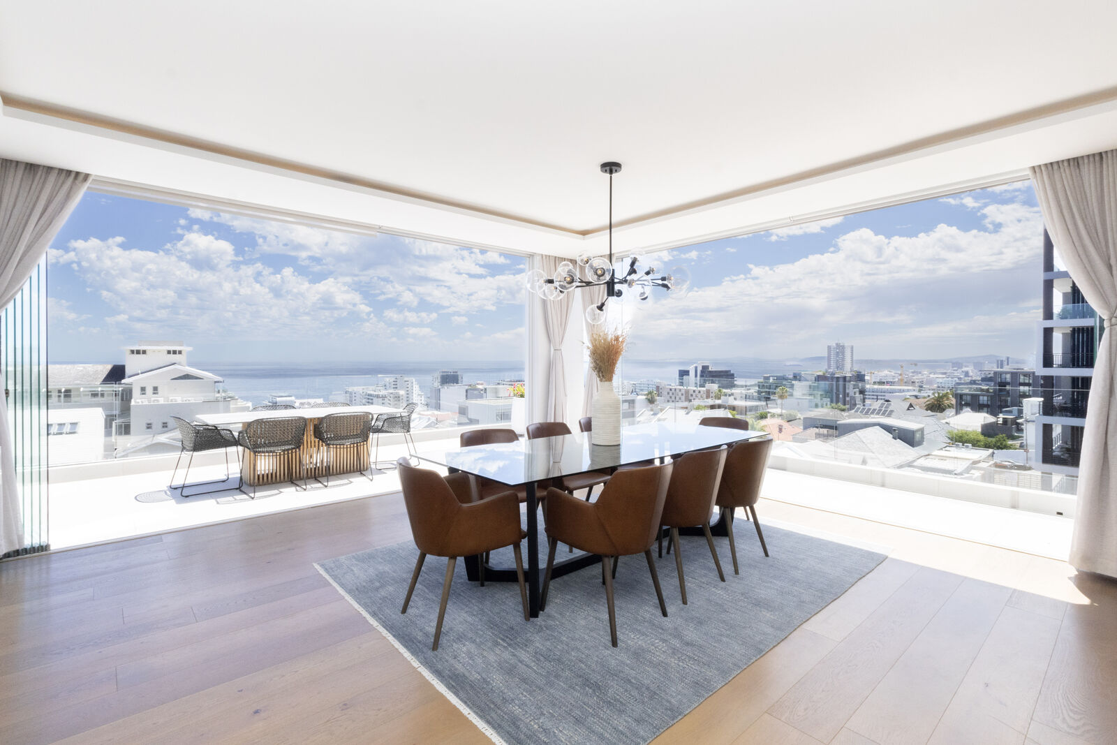 3 Bedroom Apartment To Let in Bantry Bay — 6