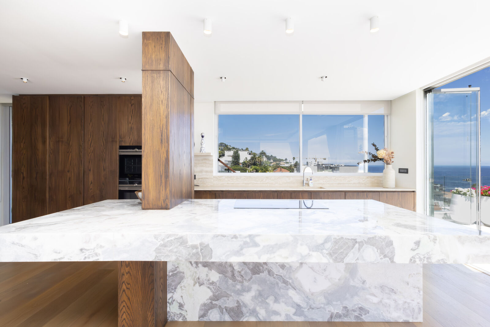 3 Bedroom Apartment To Let in Bantry Bay — 9