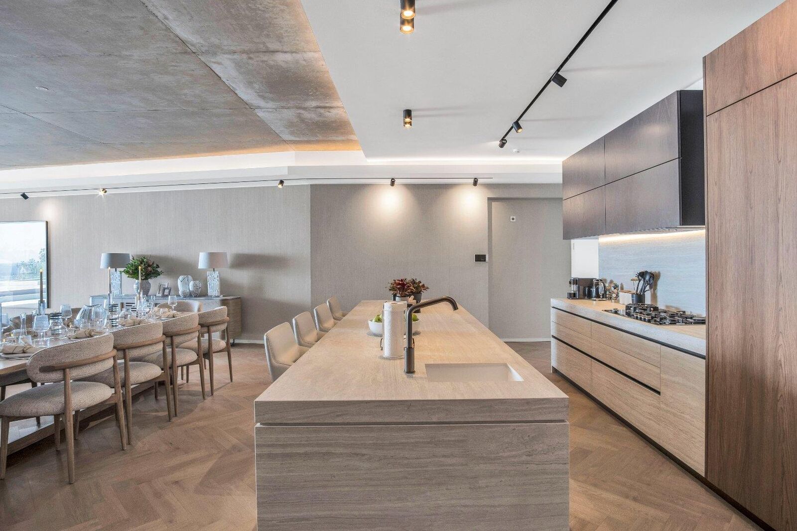 4 Bedroom Apartment For Sale in Fresnaye — 10