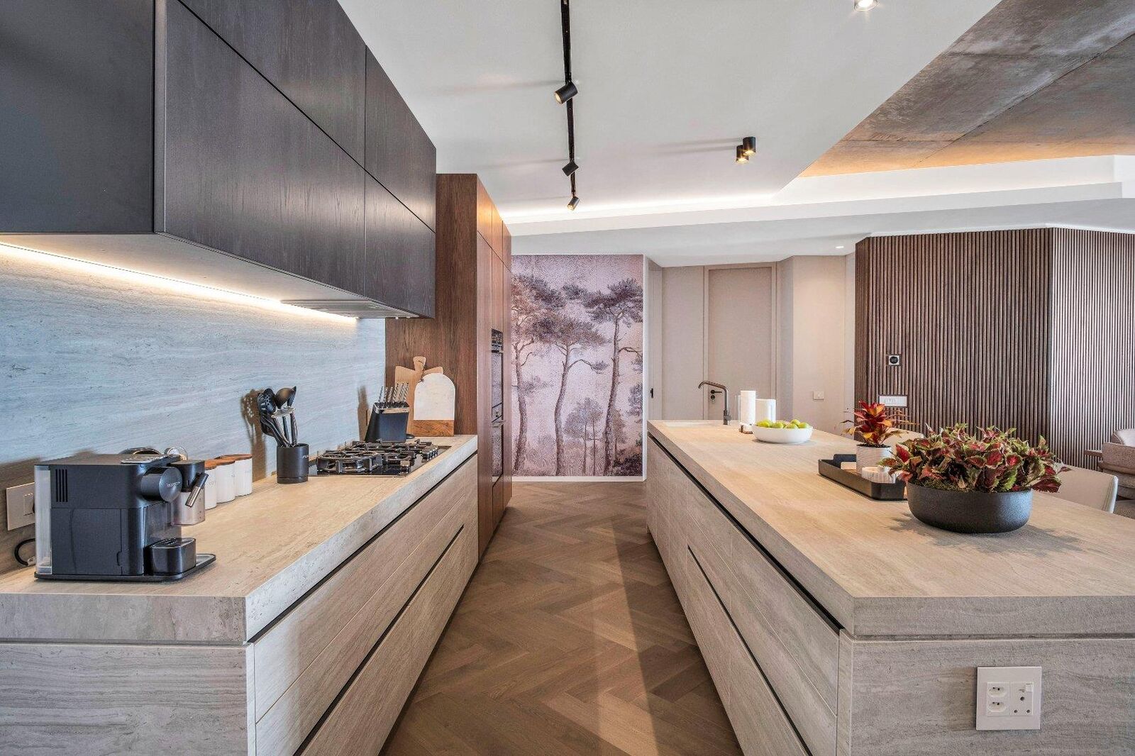 4 Bedroom Apartment For Sale in Fresnaye — 11
