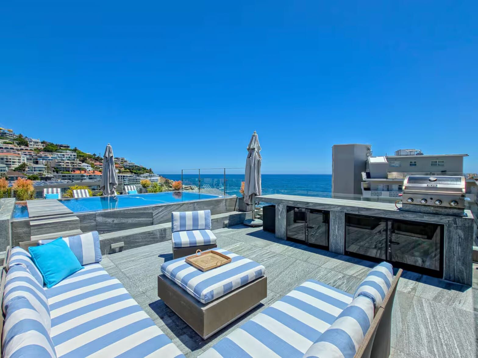 3 Bedroom Apartment To Let in Bantry Bay