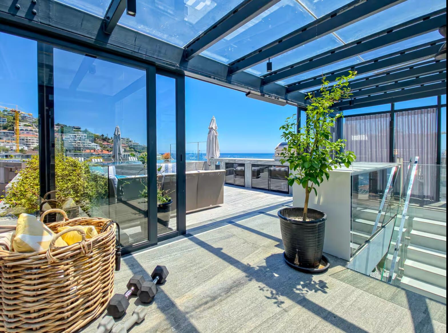 3 Bedroom Apartment To Let in Bantry Bay — 2