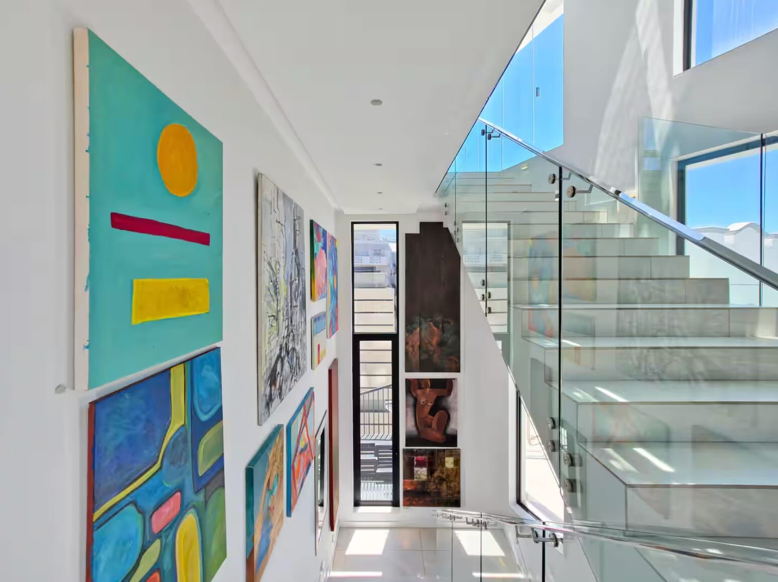 3 Bedroom Apartment To Let in Bantry Bay — 9
