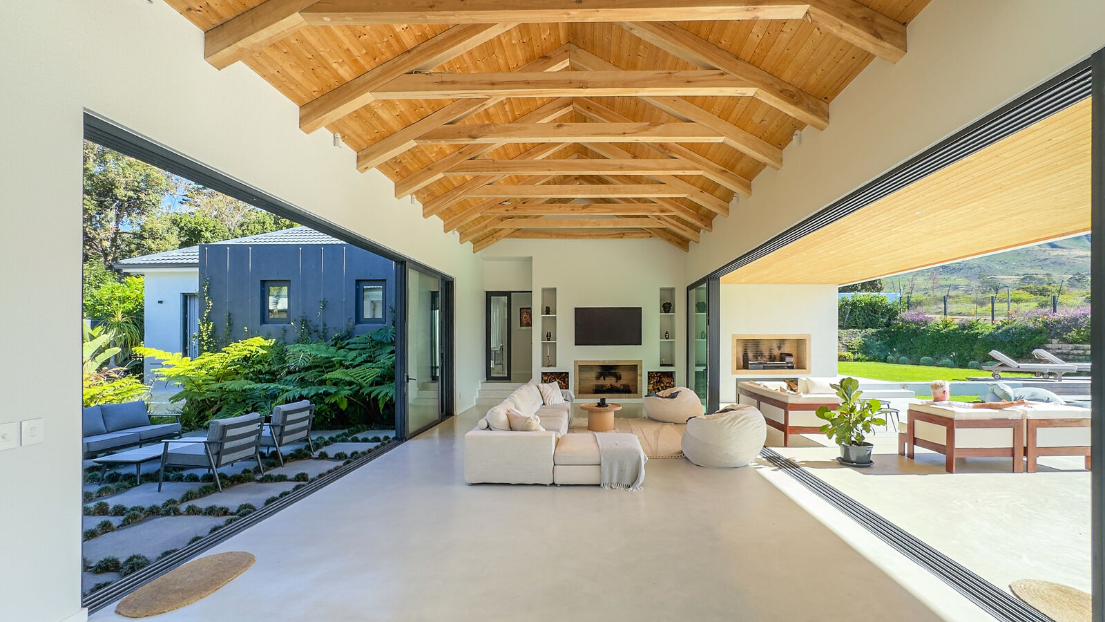 4 Bedroom Freehold To Let in Zwaanswyk — 10