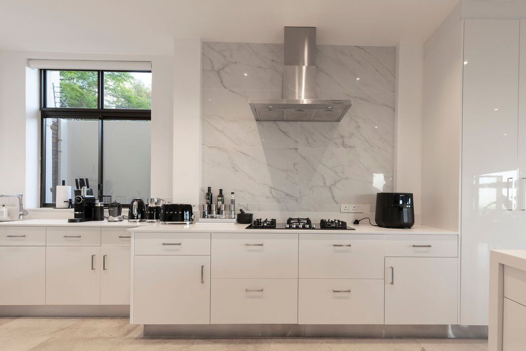 5 Bedroom Apartment For Sale in Bantry Bay — 3