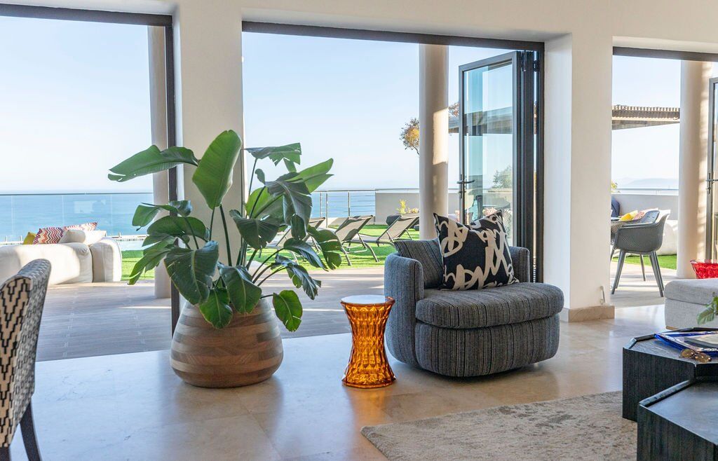 5 Bedroom Apartment For Sale in Bantry Bay — 4
