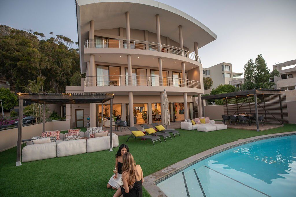 5 Bedroom Apartment For Sale in Bantry Bay — 7