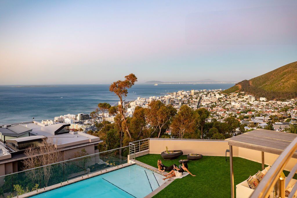 5 Bedroom Apartment For Sale in Bantry Bay — 8