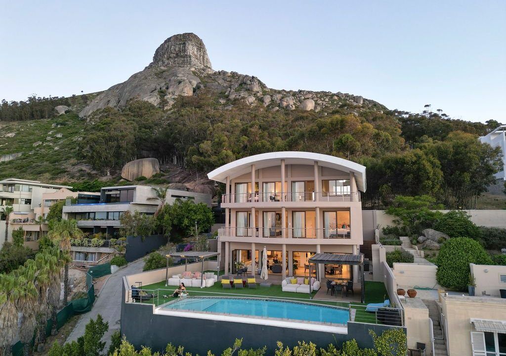 5 Bedroom Apartment For Sale in Bantry Bay — 9
