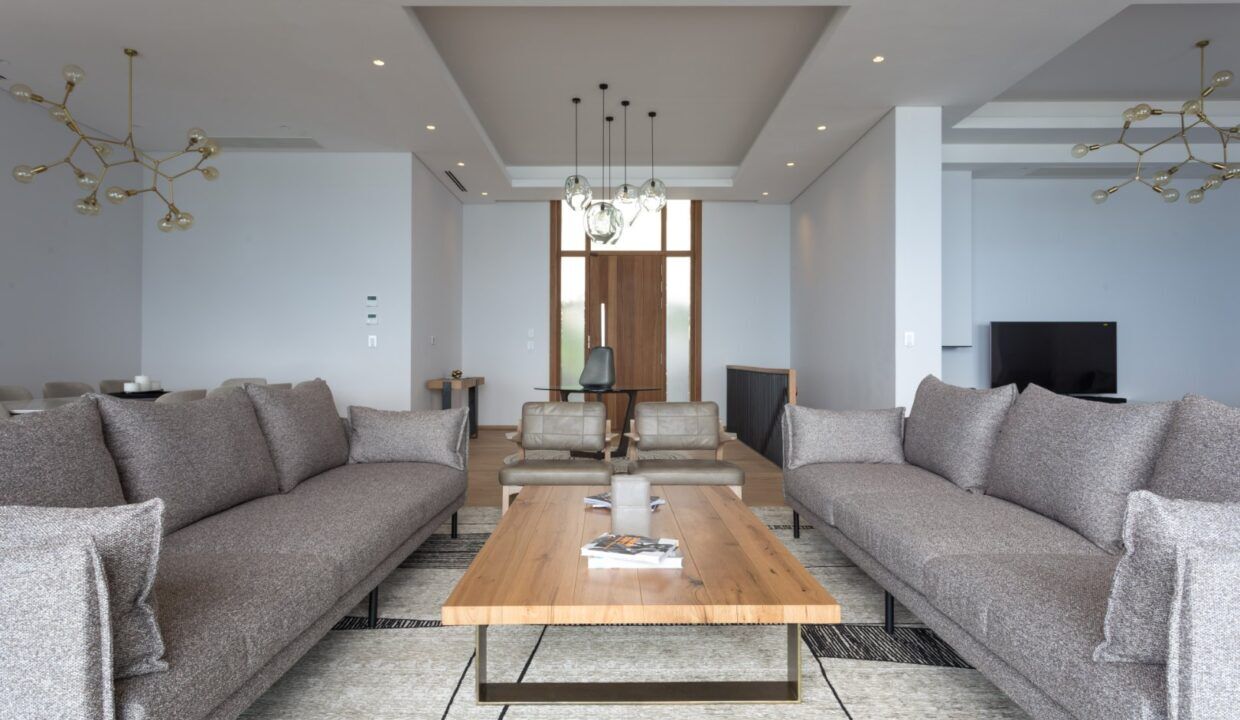 4 Bedroom Apartment For Sale in Bantry Bay — 7