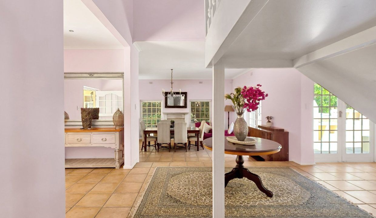6 Bedroom House For Sale in Hout Bay Central — 5