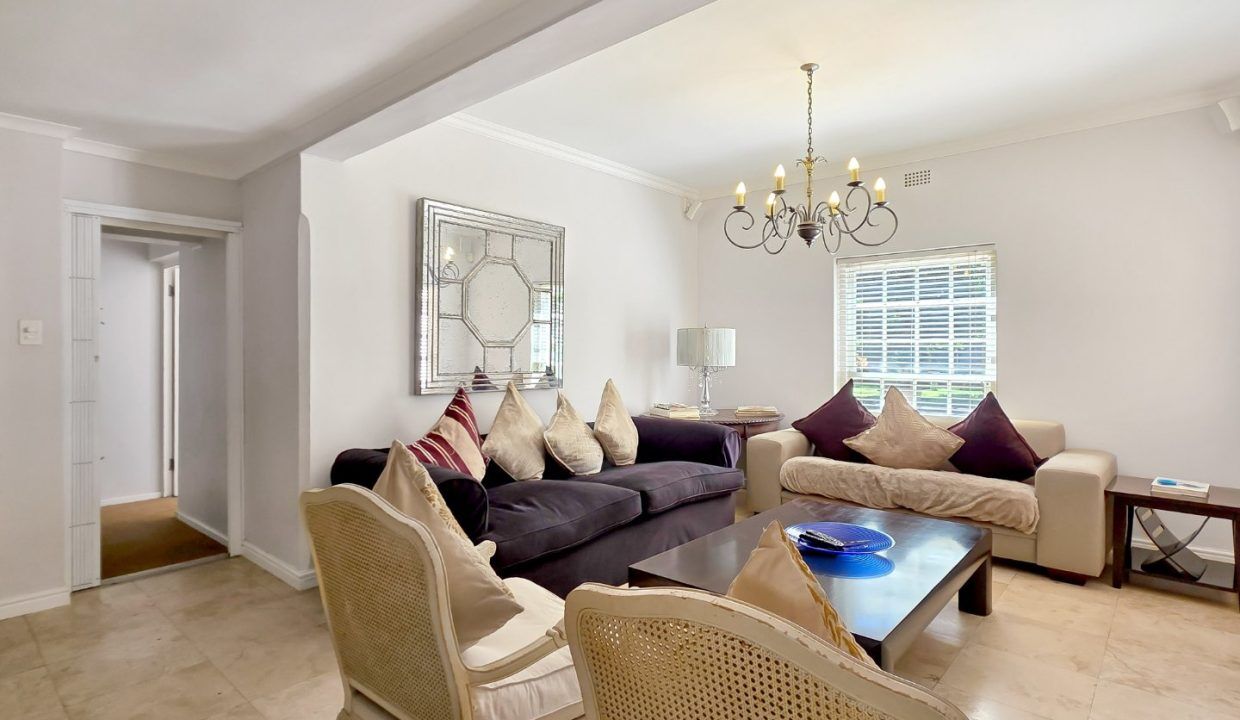 6 Bedroom House For Sale in Hout Bay Central — 6