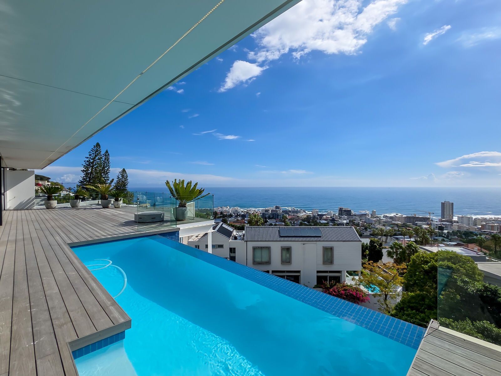 2 Bedroom Apartment To Let in Fresnaye