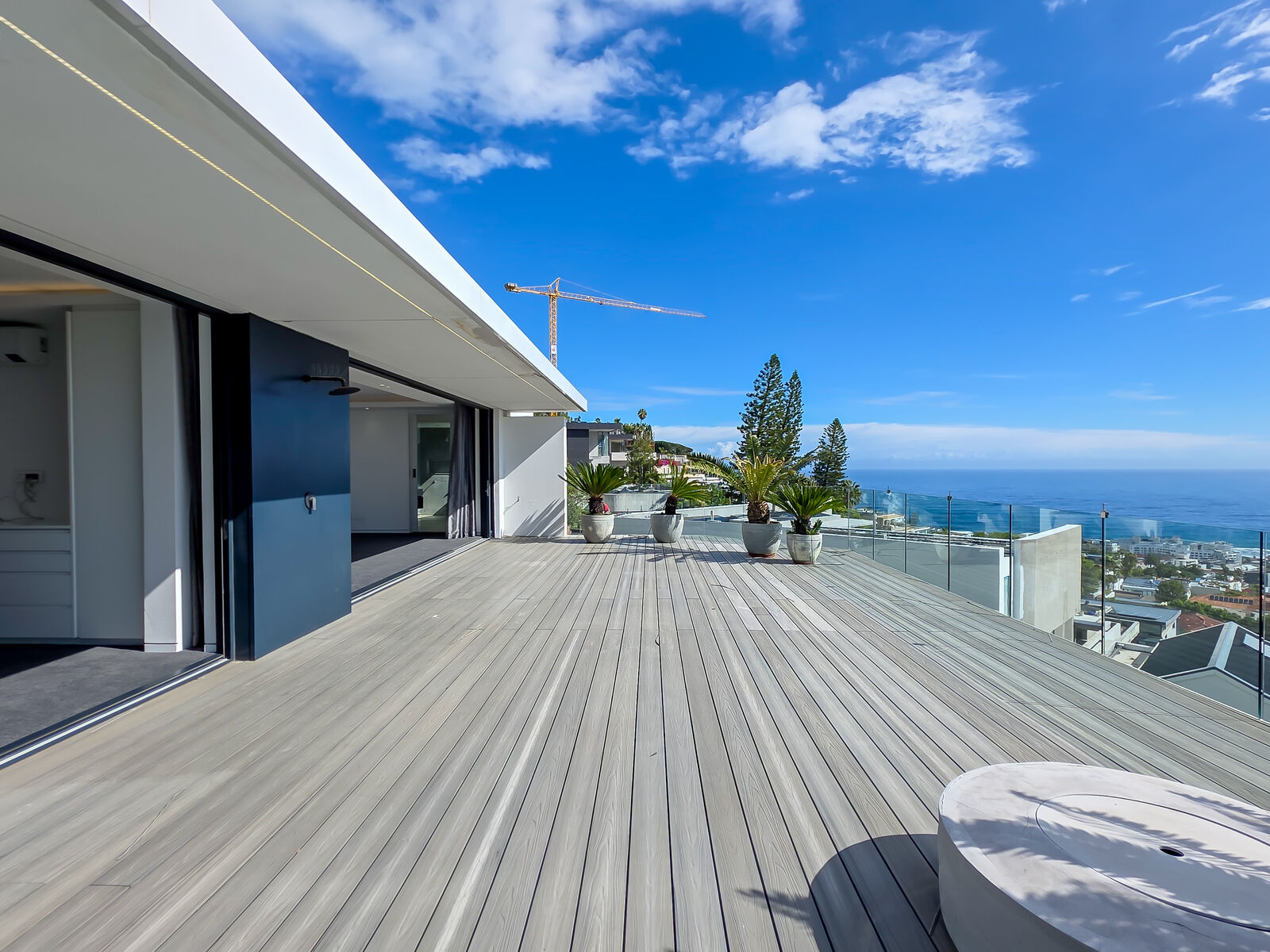 2 Bedroom Apartment To Let in Fresnaye — 6