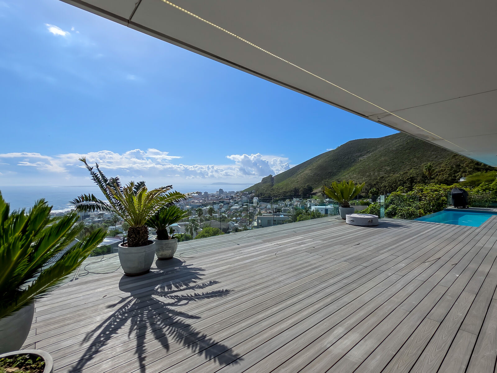 2 Bedroom Apartment To Let in Fresnaye — 9