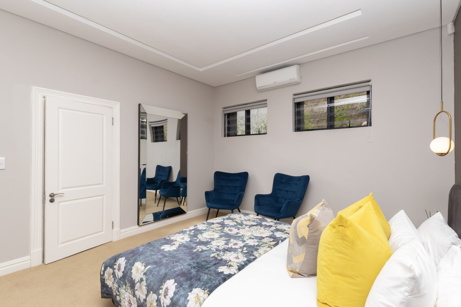2 Bedroom Apartment To Let in Camps Bay — 7