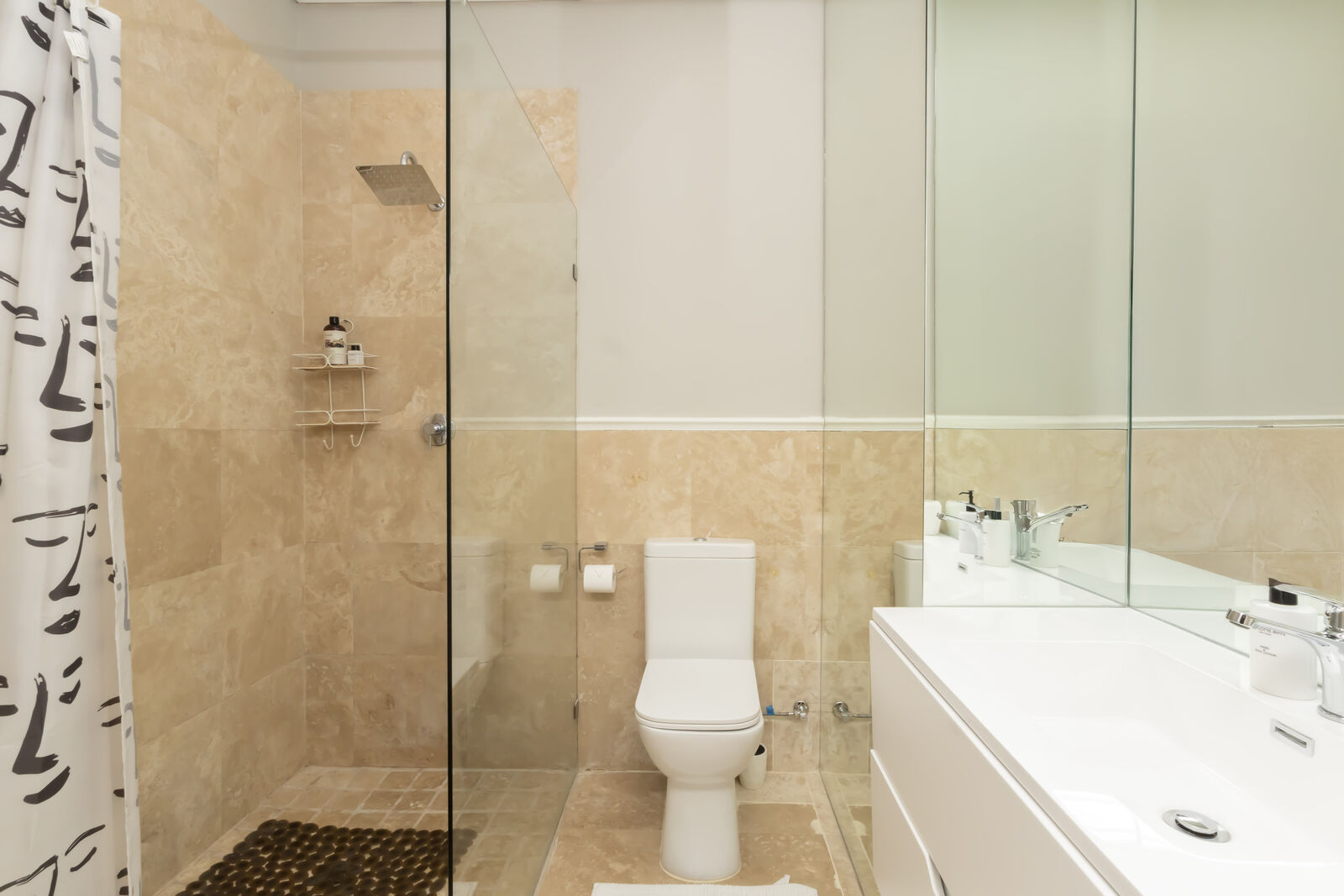 2 Bedroom Apartment To Let in Camps Bay — 10