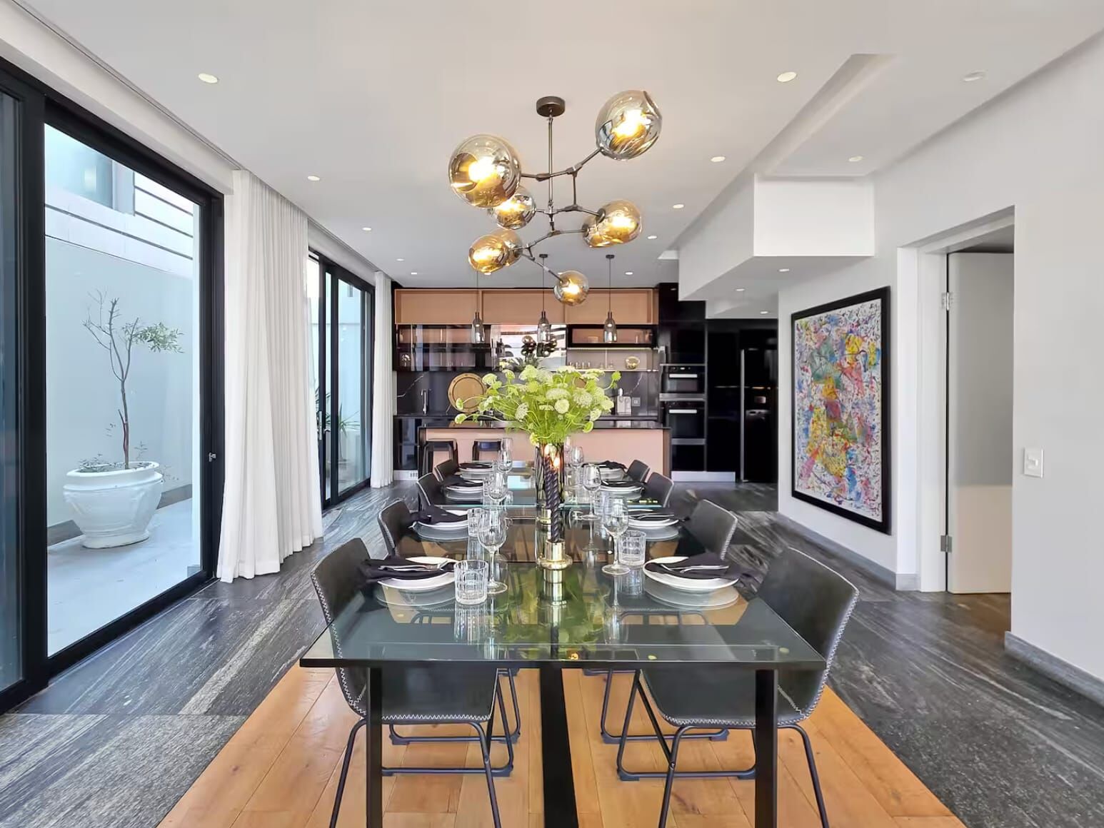 3 Bedroom Apartment To Let in Bantry Bay — 6