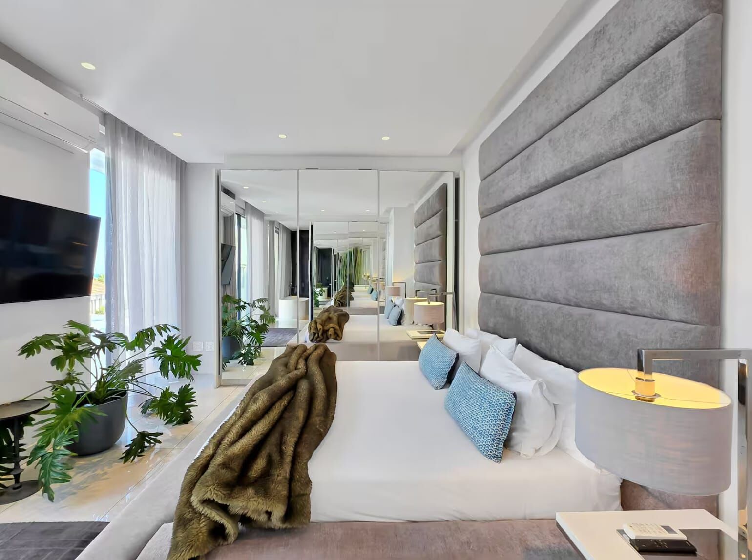 3 Bedroom Apartment To Let in Bantry Bay — 12