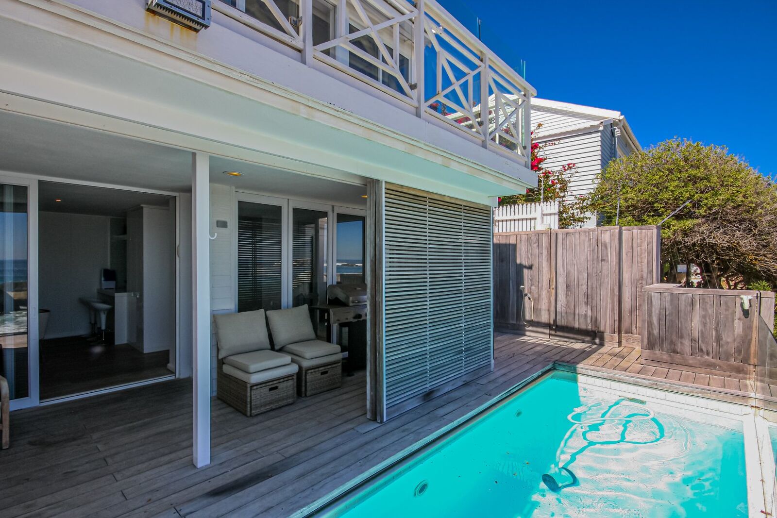 3 Bedroom House To Let in Clifton — 5